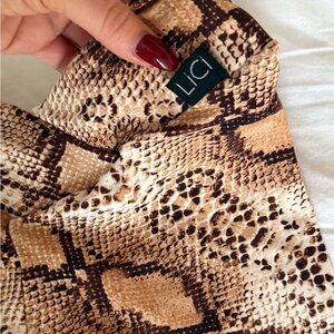Lici Fit vcut biker shorts 
Snakeskin